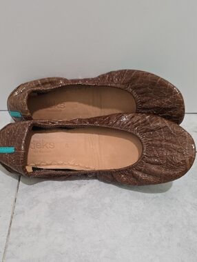 Tieks Brown Leather Ballet Flats with Teal Heel Tab
